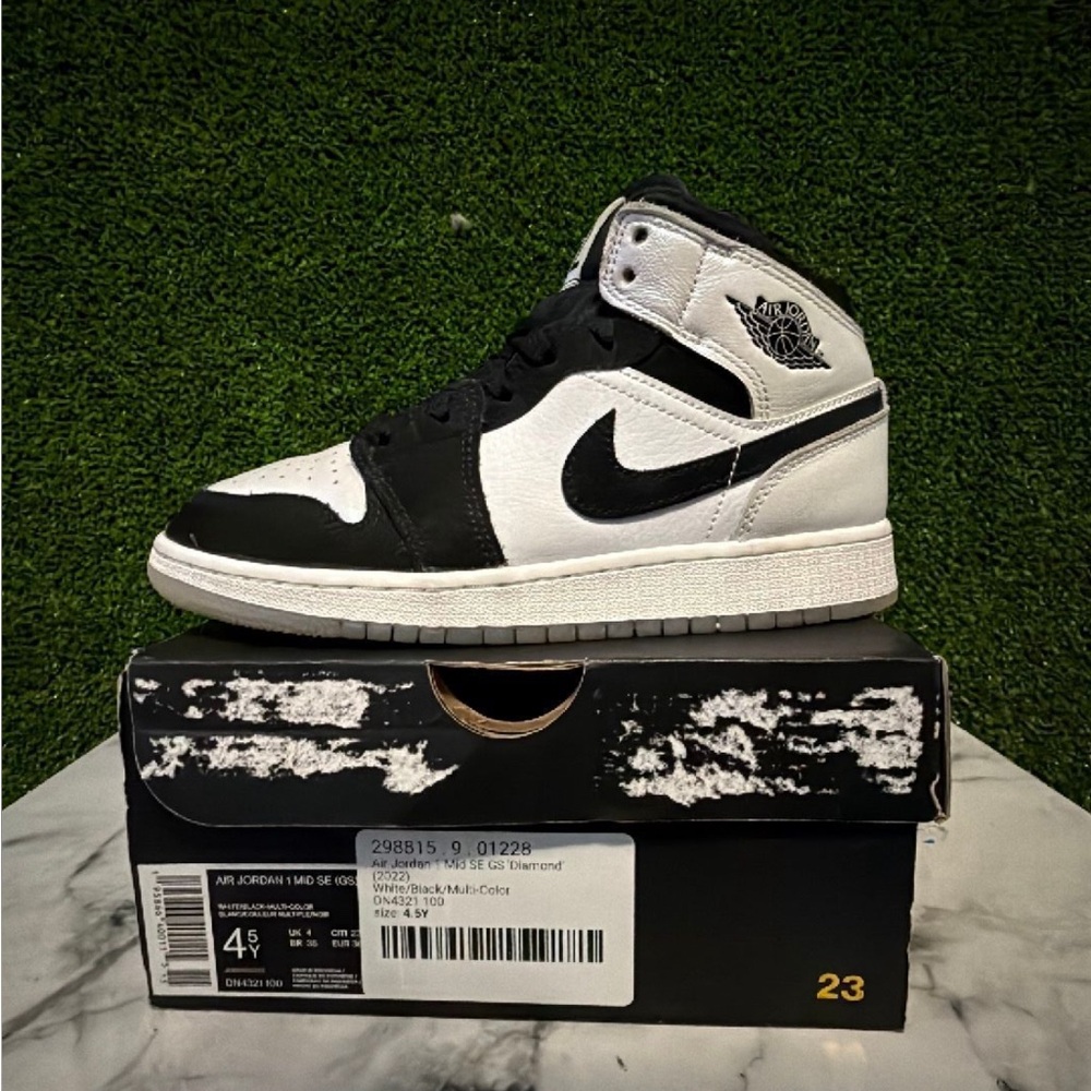 Jordan 1 Mid SE Diamond Shorts